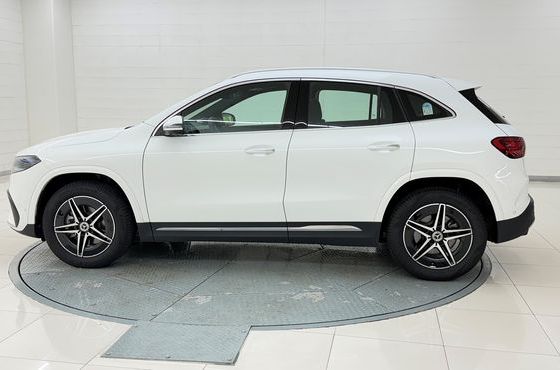 Mercedes-Benz EQA EQA250 AMG Line — пробег 5 226 км — фото 2 из 5