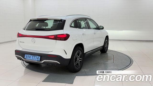 Mercedes-Benz EQA EQA250 AMG Line — пробег 5 226 км — фото 5 из 5