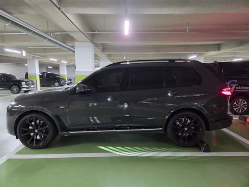BMW X7 xDrive 40d M Sport 7 STR — пробег 5 000 км — фото 2 из 5