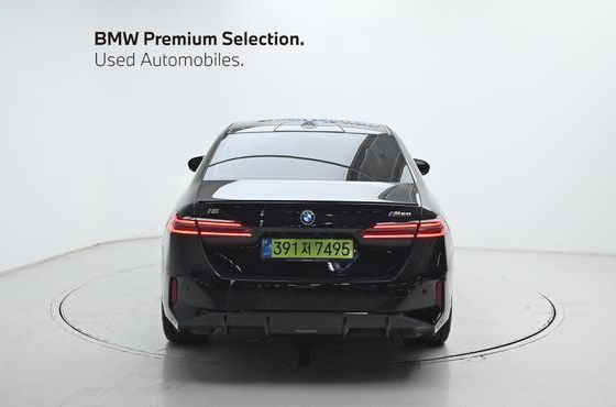 BMW i5 M60 xDrive — пробег 4 213 км — фото 4 из 5