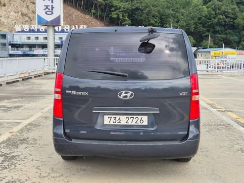 Hyundai Starex 12-Seater Wagon Smart — пробег 138 598 км — фото 4 из 5