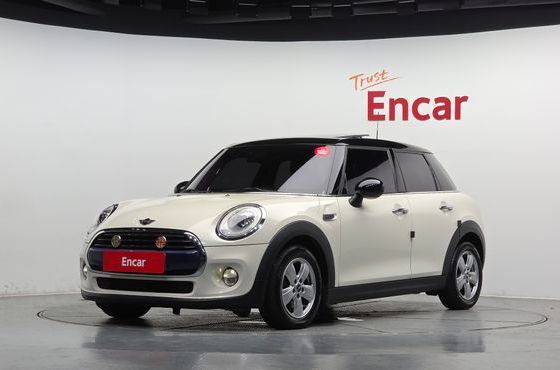 Mini Cooper 5Door Mid 3rd — пробег 58 301 км — фото 1 из 5