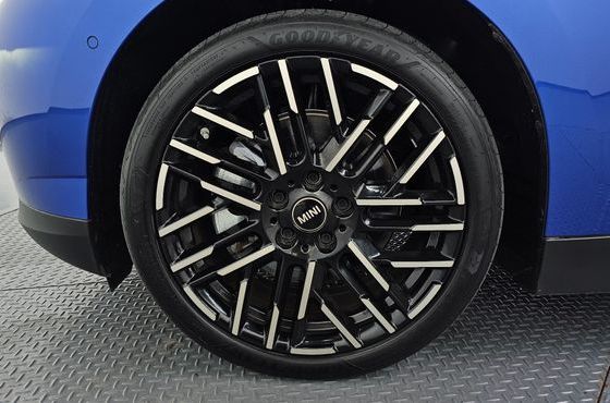 Mini Cooper SE Favoured — пробег 4 920 км — фото 5 из 5