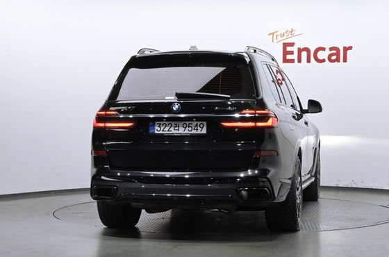 BMW X7 xDrive 40i M Sport 7STR — пробег 5 264 км — фото 4 из 5