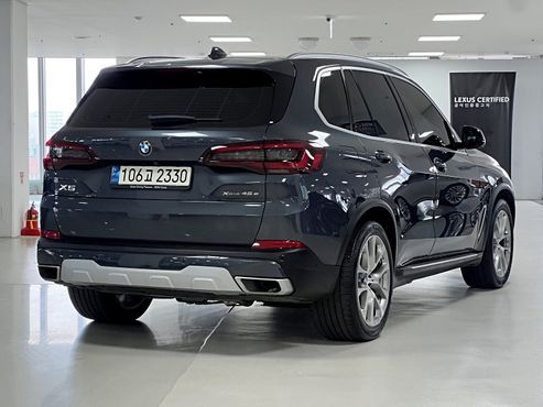 BMW X5 xDrive 45e xLine — пробег 96 592 км — фото 2 из 5