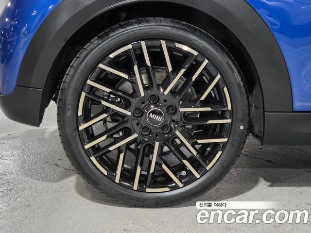 Mini Cooper Favoured — пробег 4 071 км — фото 5 из 5