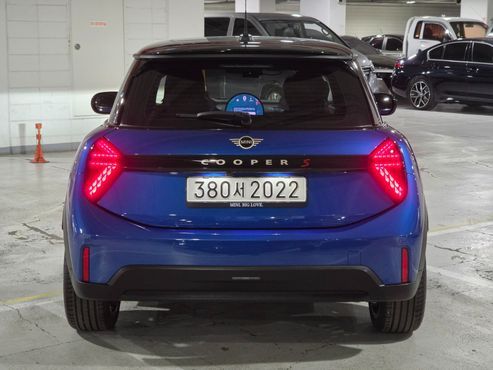Mini Cooper Favoured — пробег 4 071 км — фото 4 из 5