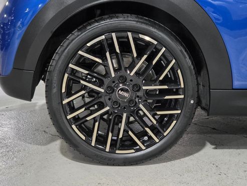 Mini Cooper Favoured — пробег 4 071 км — фото 5 из 5