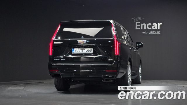Cadillac Escalade 6.2 Sports Platinum — пробег 10 679 км — фото 4 из 5
