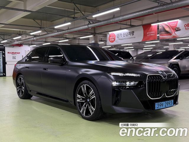 BMW i7 xDrive 60 Freeze Seoul Edition — пробег 15 173 км — фото 3 из 5