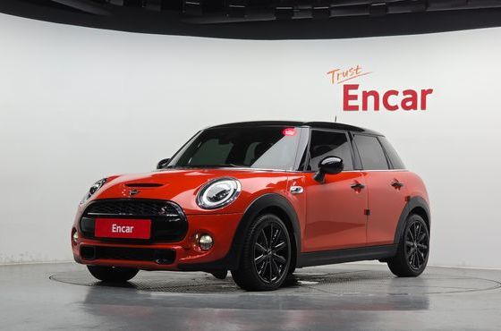 Mini Cooper 5Door Standard 3rd — пробег 57 254 км — фото 1 из 5