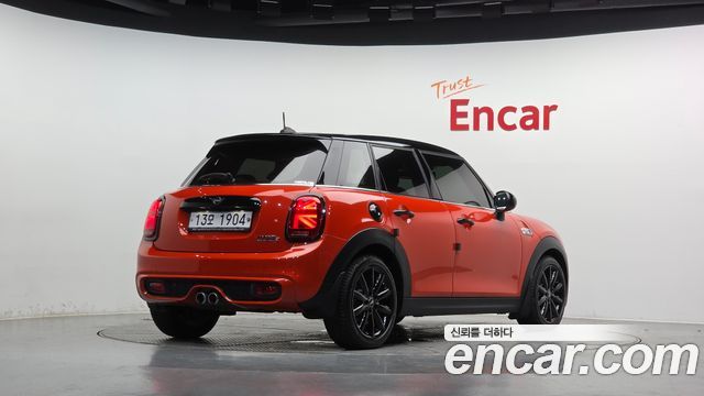 Mini Cooper 5Door Standard 3rd — пробег 57 254 км — фото 2 из 5