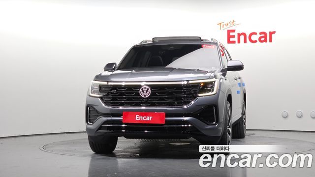 Volkswagen Atlas 2.0 TSI R-LINE 7-Seater — пробег 11 123 км — фото 3 из 5