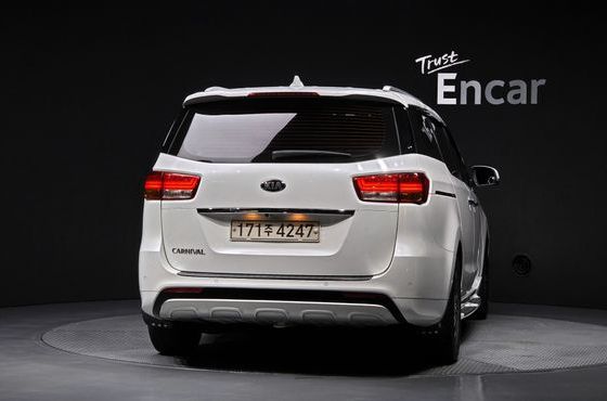 Kia Carnival 9-seater Luxury — пробег 109 563 км — фото 4 из 5