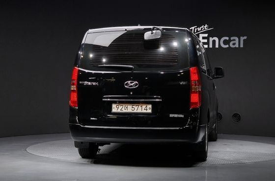 Hyundai Starex Van 5-Seater Style — пробег 46 740 км — фото 4 из 5