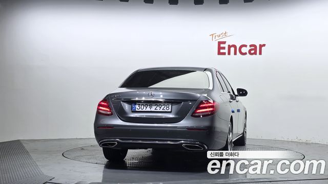 Mercedes-Benz E-Class из Кореи Encar