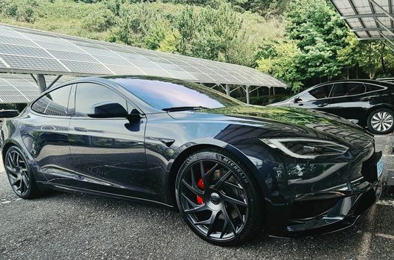 Tesla Model S Plaid — пробег 7 900 км — фото 1 из 5