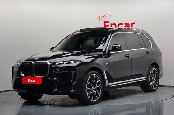 BMW X7 xDrive 40i M Sport 6STR — пробег 17 954 км — фото 1 из 5
