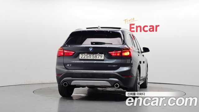 BMW X1 xDrive 20i xLine — пробег 90 118 км — фото 4 из 5