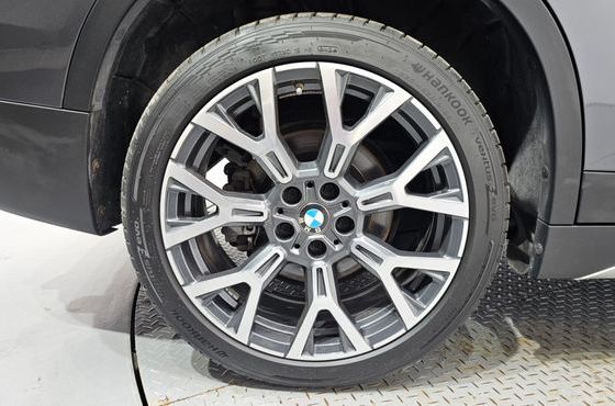 BMW X1 xDrive 20i xLine — пробег 90 118 км — фото 5 из 5