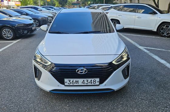 Hyundai Ioniq Q — пробег 95 702 км — фото 3 из 5