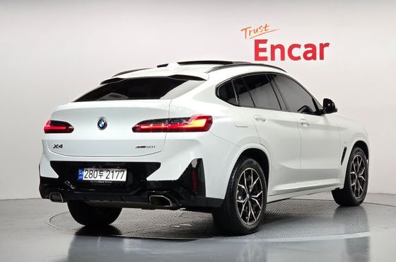 BMW X4 xDrive20i M Sport — пробег 73 200 км — фото 2 из 5