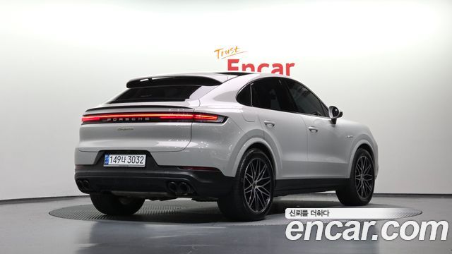 Porsche Cayenne 3.0 E-Hybrid Coupe — пробег 17 645 км — фото 2 из 5