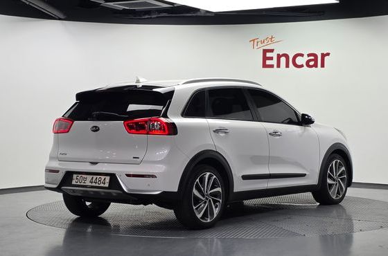 Kia Niro Noblesse — пробег 123 544 км — фото 2 из 5