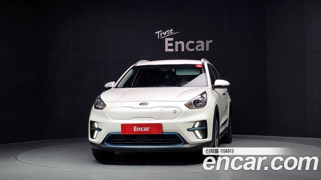 Kia Niro Prestige — пробег 174 526 км — фото 3 из 5