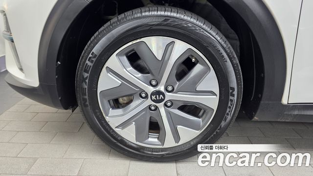 Kia Niro Prestige — пробег 174 526 км — фото 5 из 5