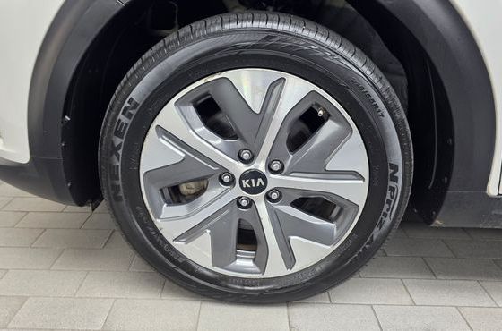 Kia Niro Prestige — пробег 174 526 км — фото 5 из 5