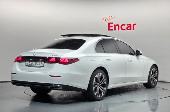 Mercedes-Benz E-Class E220d 4MATIC Exclusive — пробег 20 405 км — фото 2 из 5