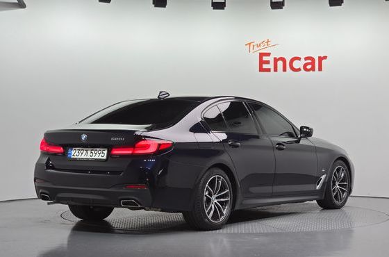 BMW 5-Series 520i M Sport — пробег 54 357 км — фото 2 из 5
