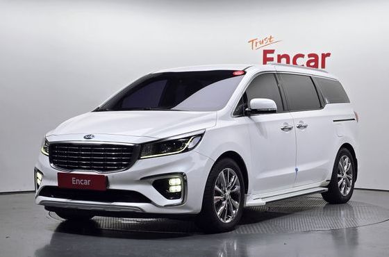 Kia Carnival 9-Seater Prstige — пробег 71 619 км — фото 1 из 5