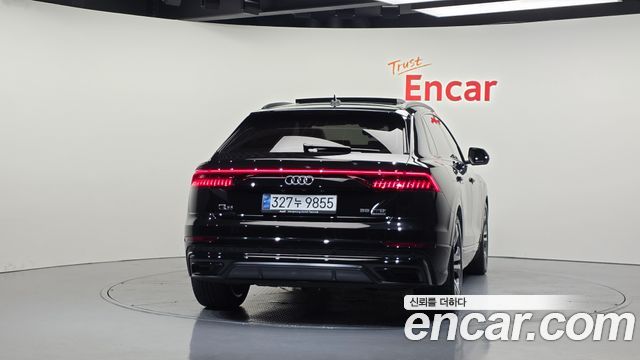 Audi Q8 55 TFSI Quattro Premium — пробег 14 667 км — фото 4 из 5