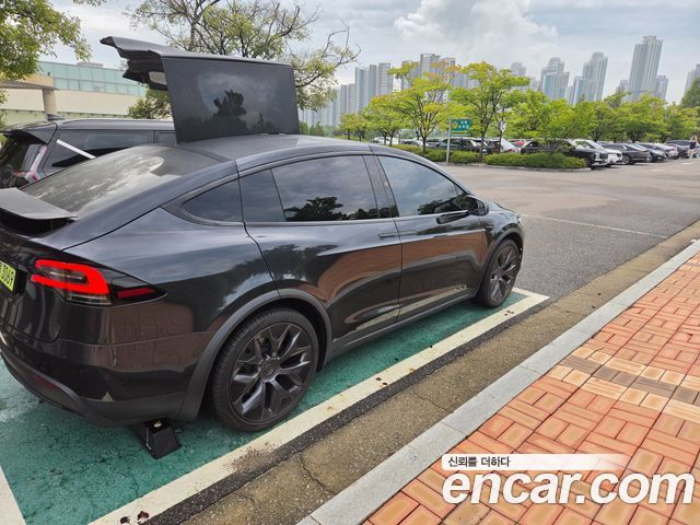 Tesla Model X AWD — пробег 3 384 км — фото 2 из 5