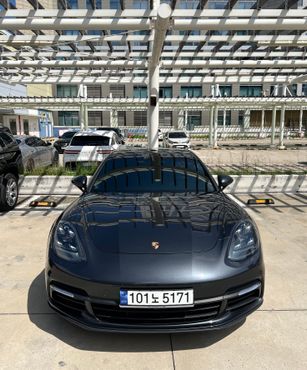 Porsche Panamera 3.0 AWD — пробег 60 000 км — фото 1 из 5