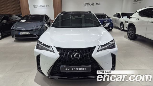 Lexus UX 2.0 F-Sport 2WD — пробег 5 495 км — фото 3 из 5