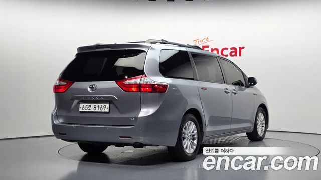 Toyota Sienna 3.5 — пробег 109 991 км — фото 2 из 5