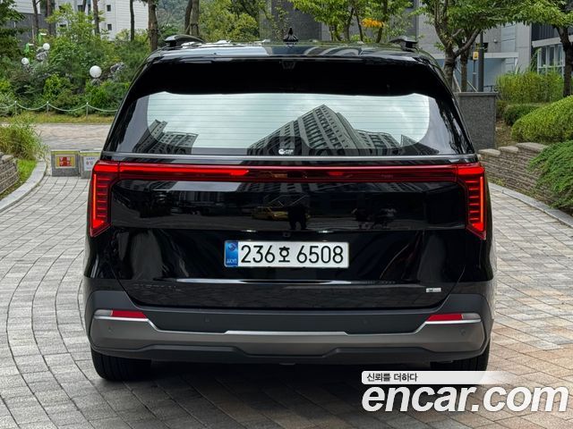Kia Carnival HEV 7-Seater X Line — пробег 5 495 км — фото 4 из 5