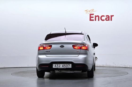 Kia pride 1.6 GDI Sedan Luxury Eco Plus — пробег 31 295 км — фото 4 из 5