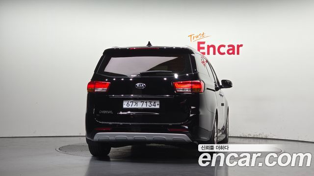 Kia Carnival из Кореи Encar