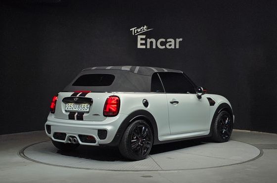 Mini Cooper Convertible JCW 3rd — пробег 70 187 км — фото 2 из 5