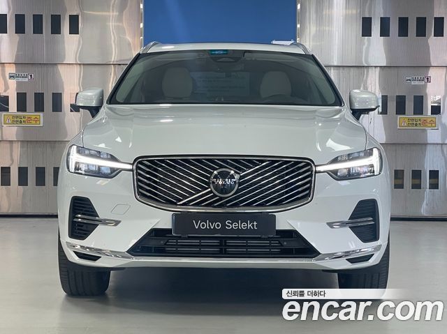 Volvo XC60 T8 Ultra Bright — пробег 4 141 км — фото 3 из 5