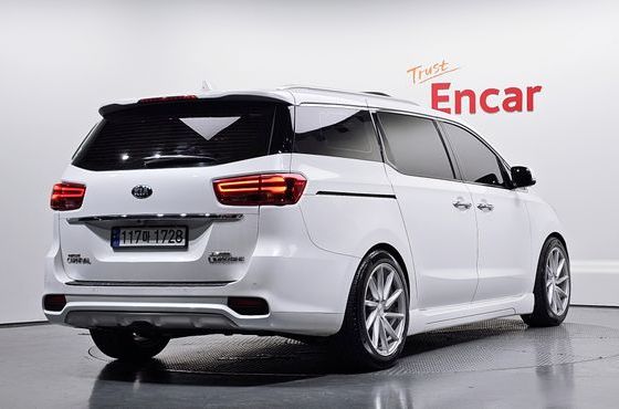 Kia Carnival Gasoline 7-Seater Limousine President — пробег 147 269 км — фото 2 из 5
