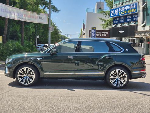 Bentley Bentayga 4.0 V8 EWB Azure — пробег 10 000 км — фото 4 из 5
