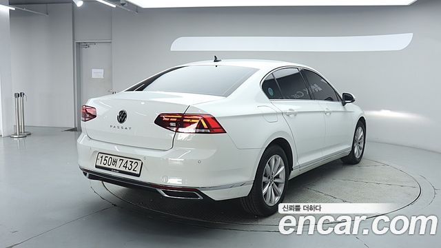 Volkswagen Passat 2.0 TDI Premium — пробег 55 584 км — фото 4 из 5