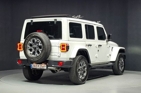 Jeep Wrangler 2.0 Sahara Power Top 4Door — пробег 4 203 км — фото 2 из 5