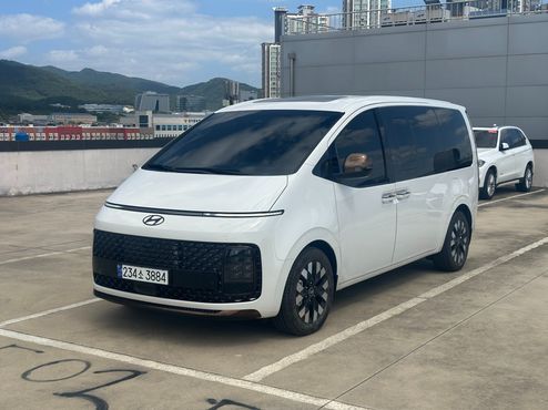 Hyundai Staria Lounge 7-Seater Inspiration — пробег 1 685 км — фото 2 из 5