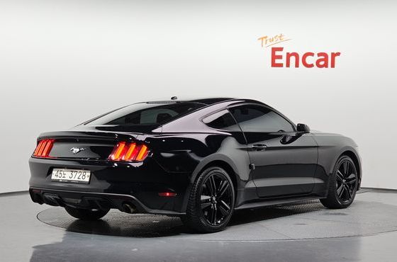 Ford Mustang Coupe — пробег 94 398 км — фото 2 из 5